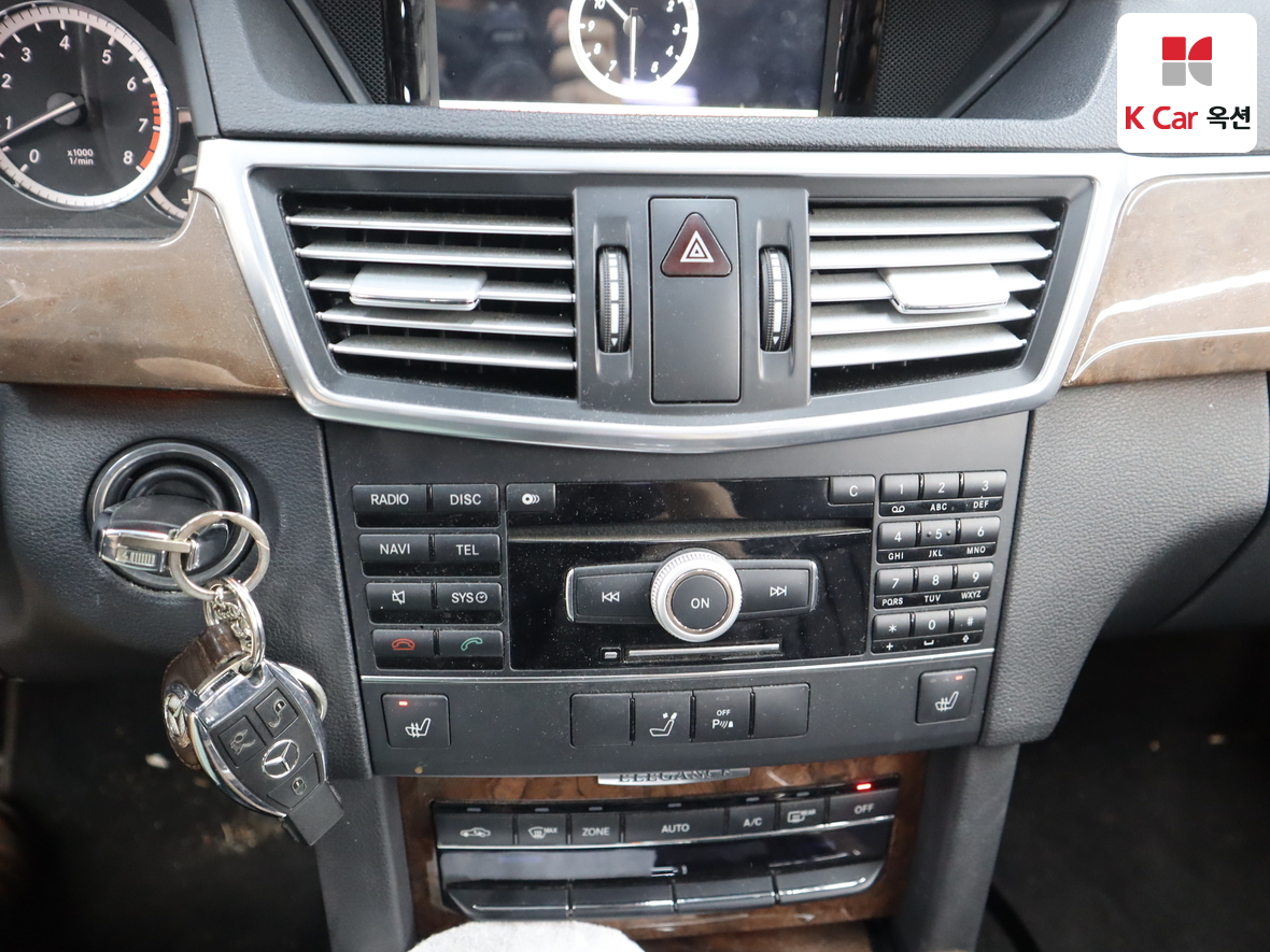 Mercedes-Benz E-Class - 15