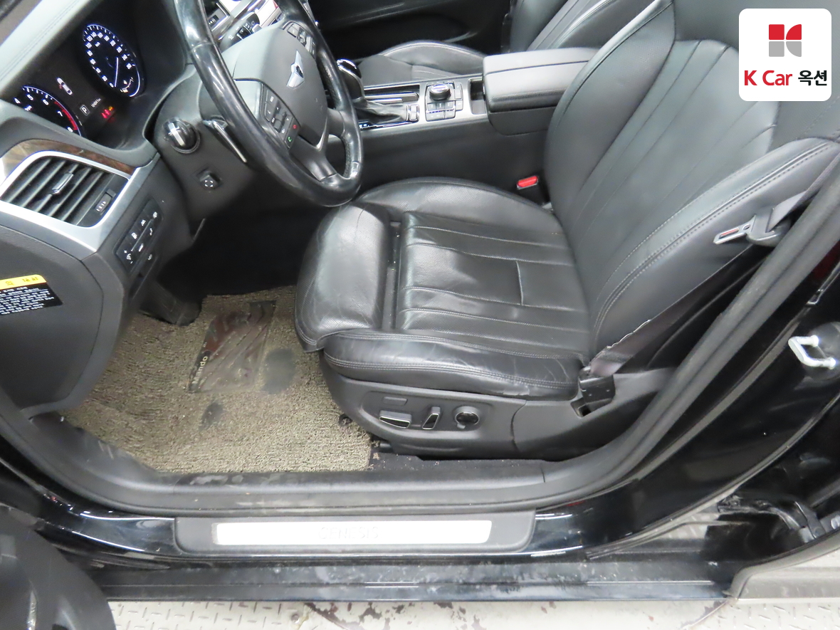 Hyundai Genesis - 18
