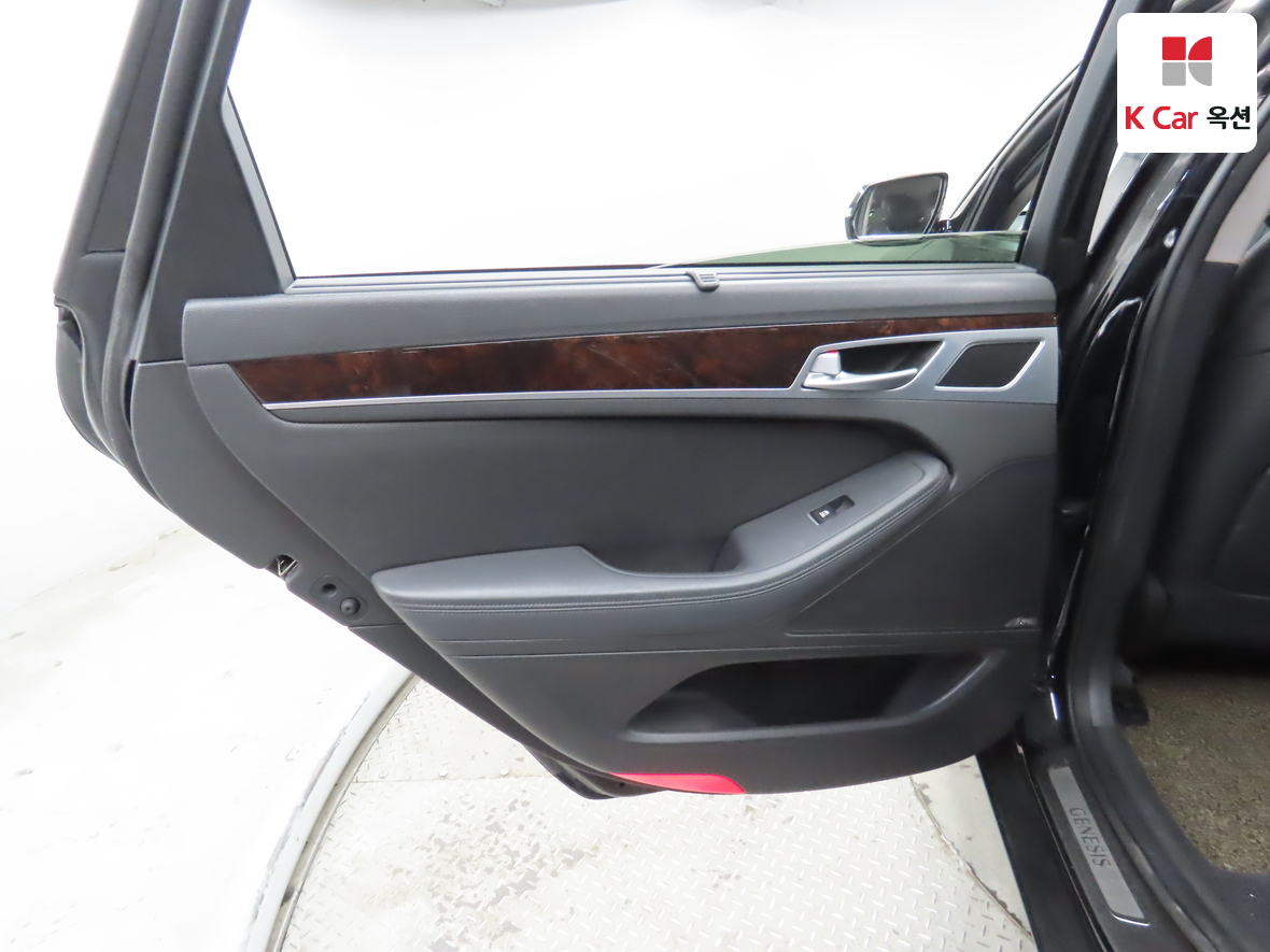 Hyundai Genesis - 22