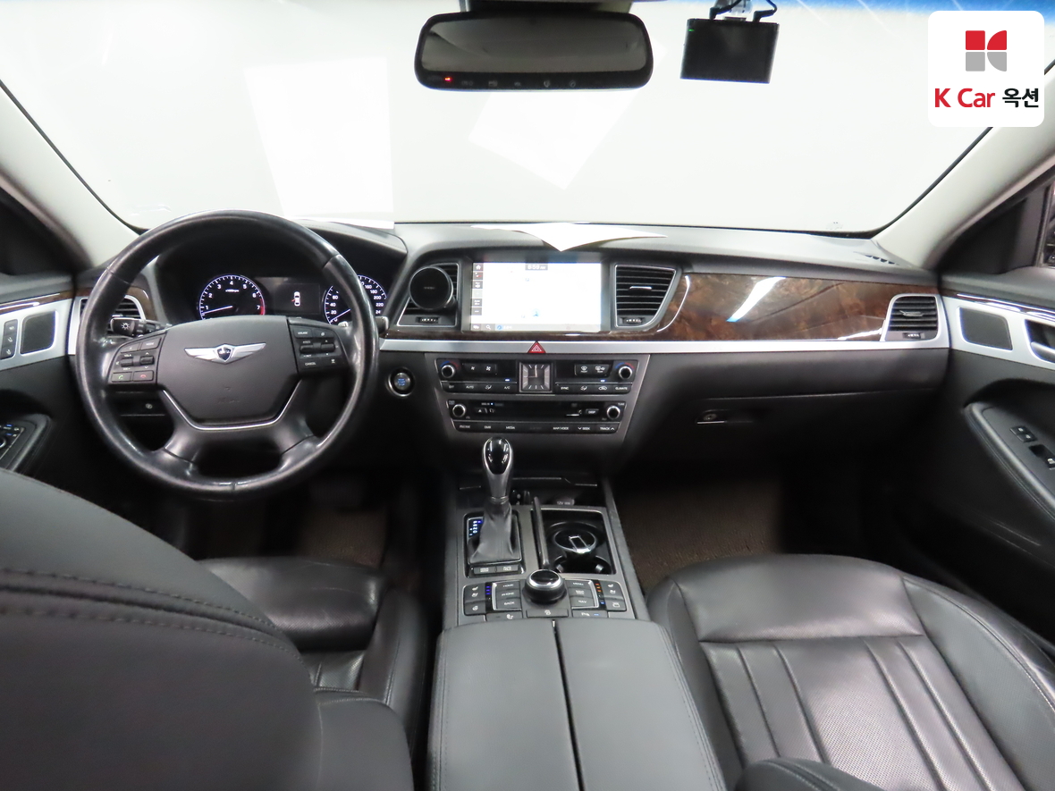Hyundai Genesis - 3