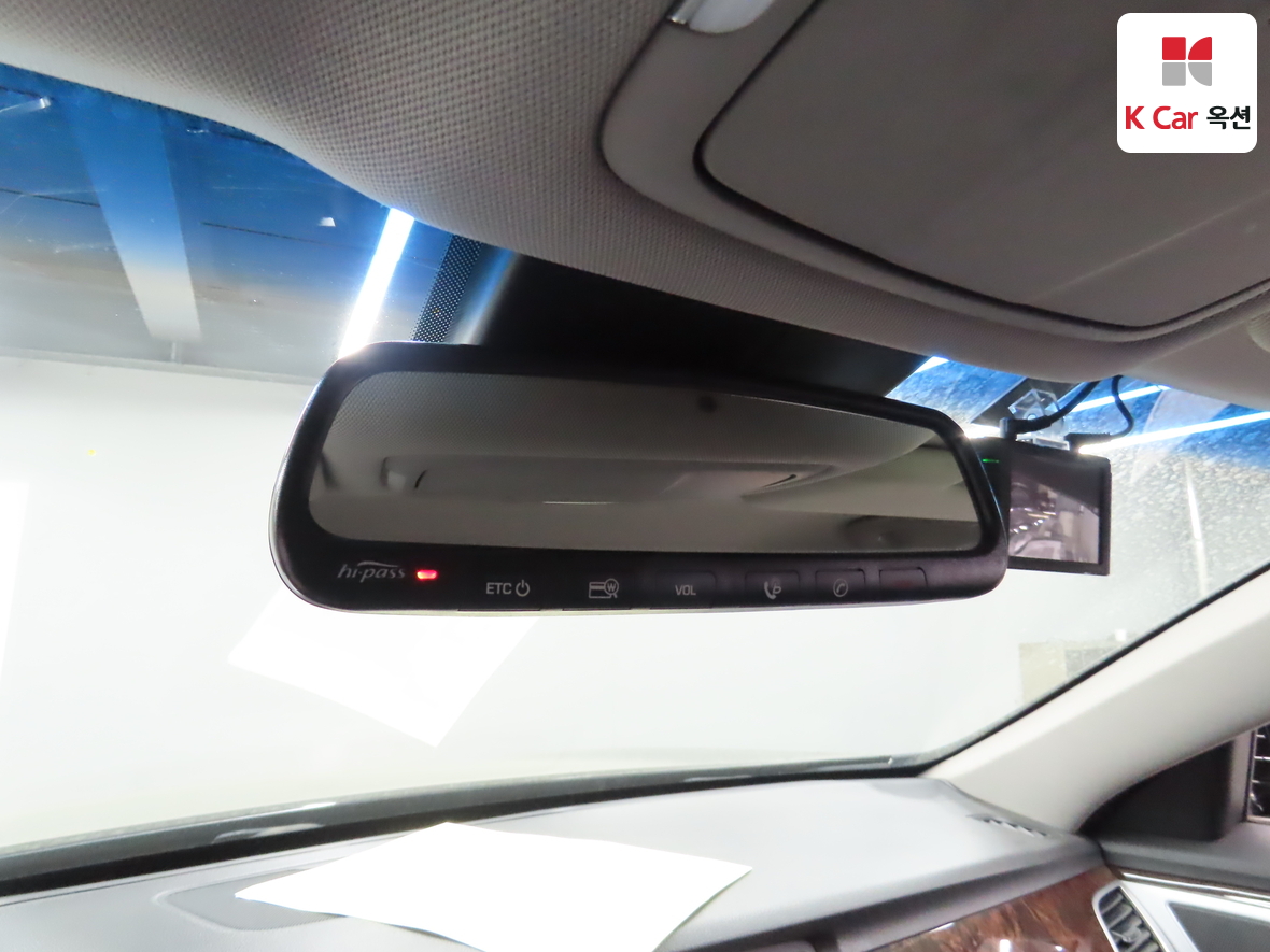 Hyundai Genesis - 13