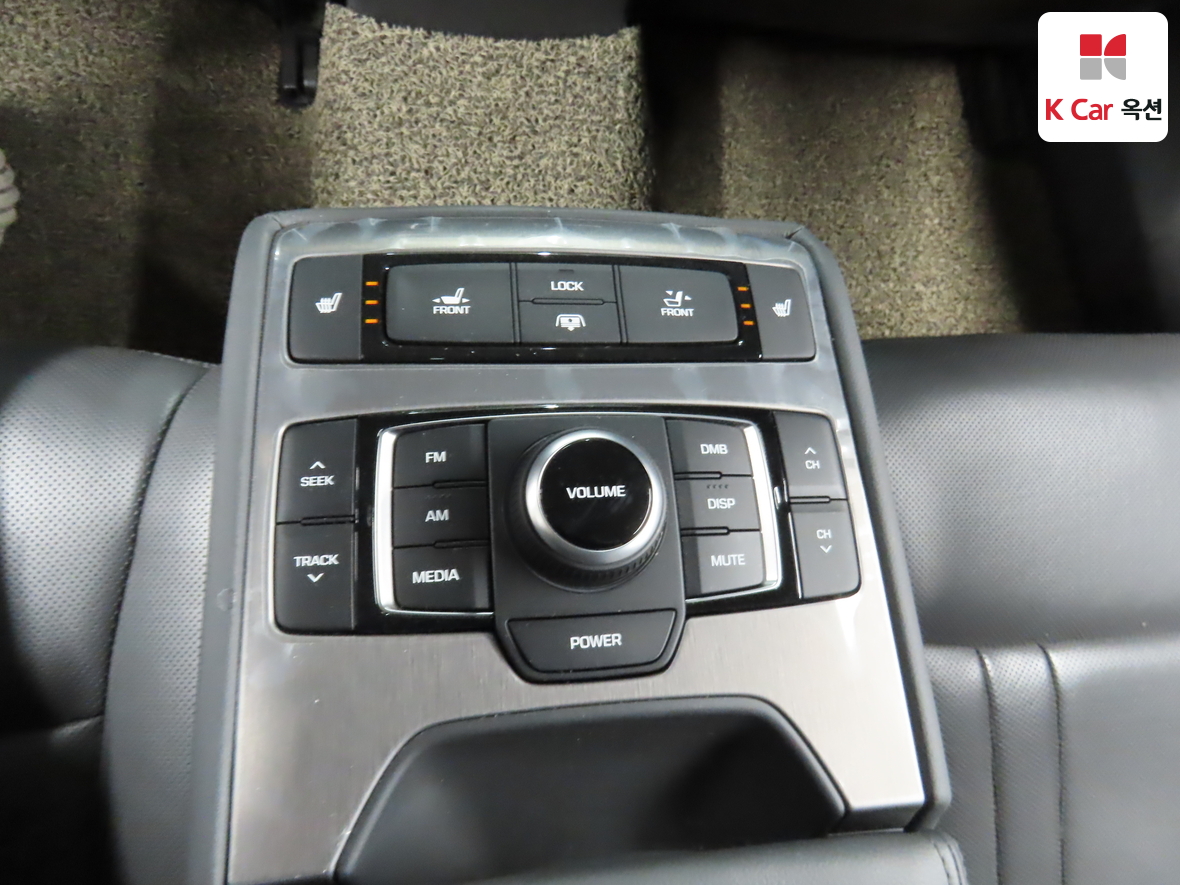 Hyundai Genesis - 24