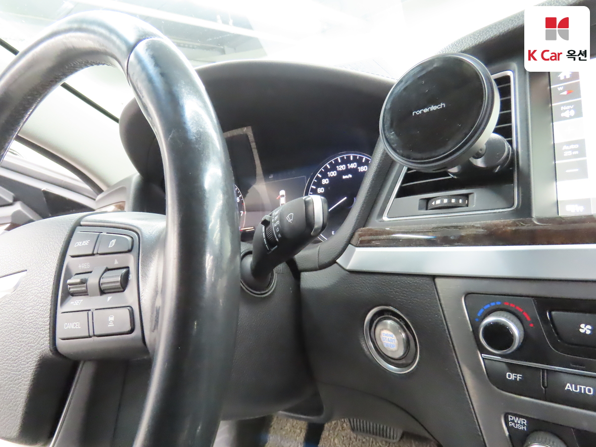 Hyundai Genesis - 11