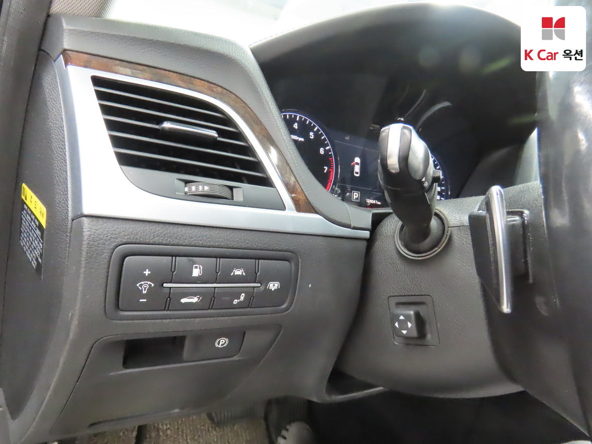 Hyundai Genesis - 9