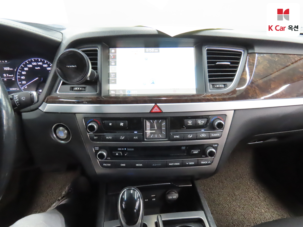 Hyundai Genesis - 6