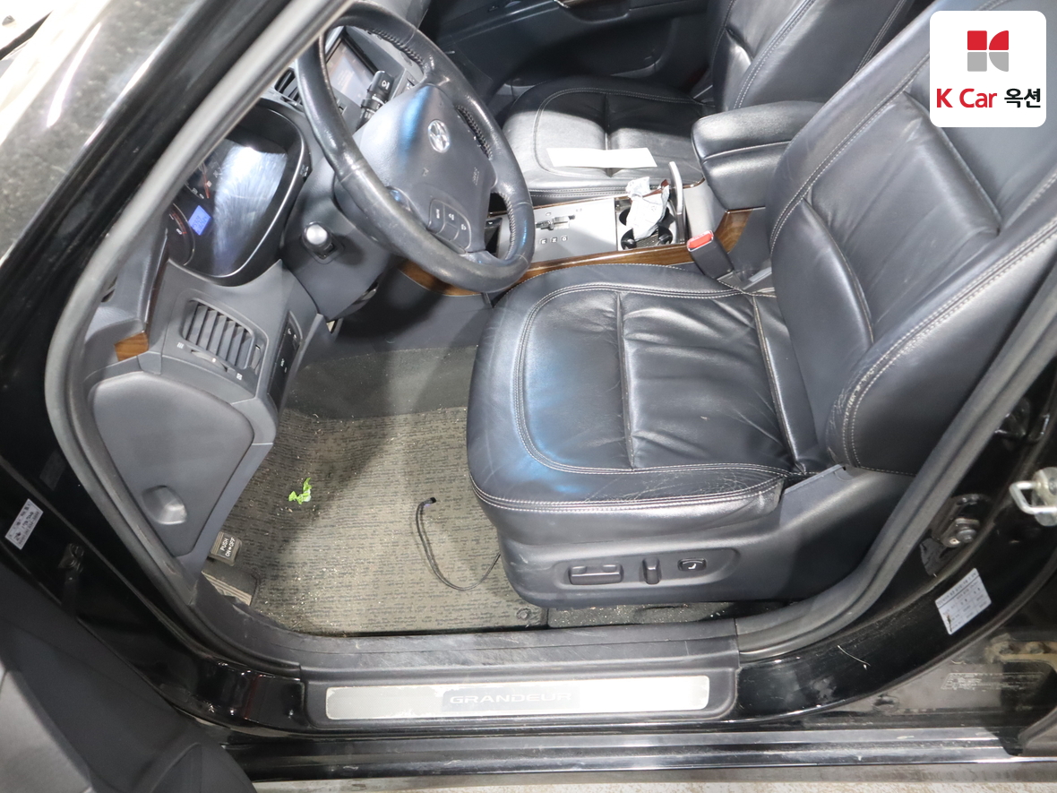Hyundai Grandeur 2010 - Image 17