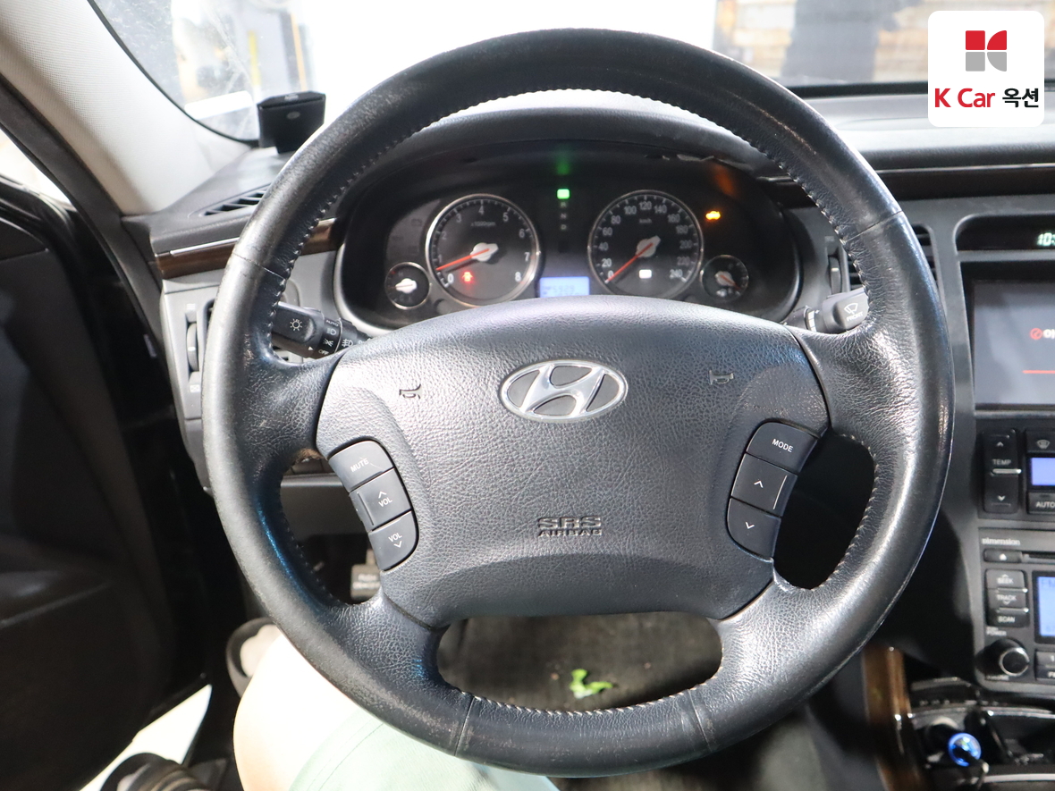 Hyundai Grandeur 2010 - Image 10