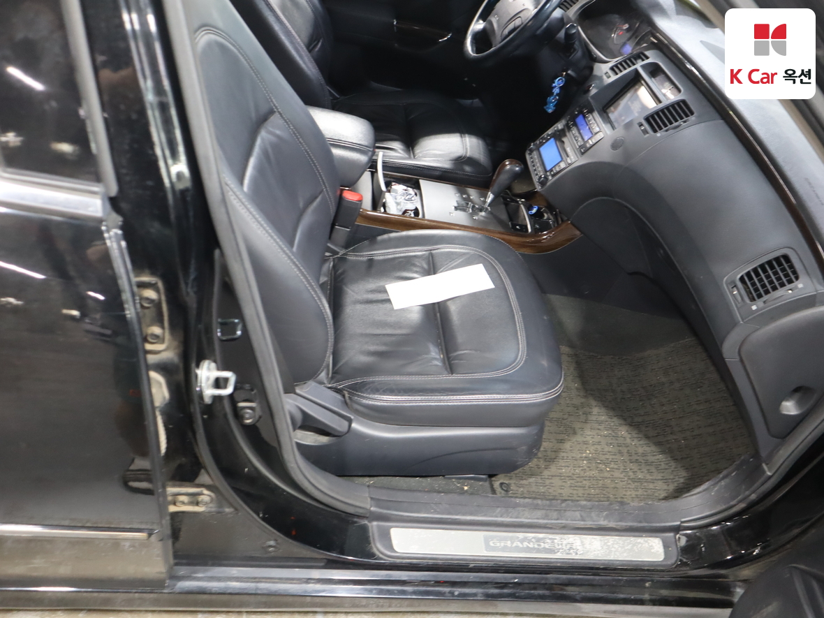 Hyundai Grandeur 2010 - Image 27