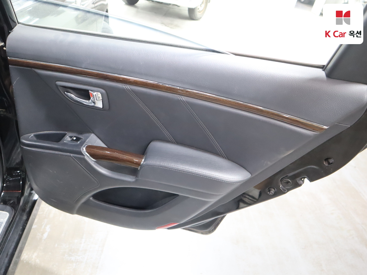 Hyundai Grandeur 2010 - Image 24