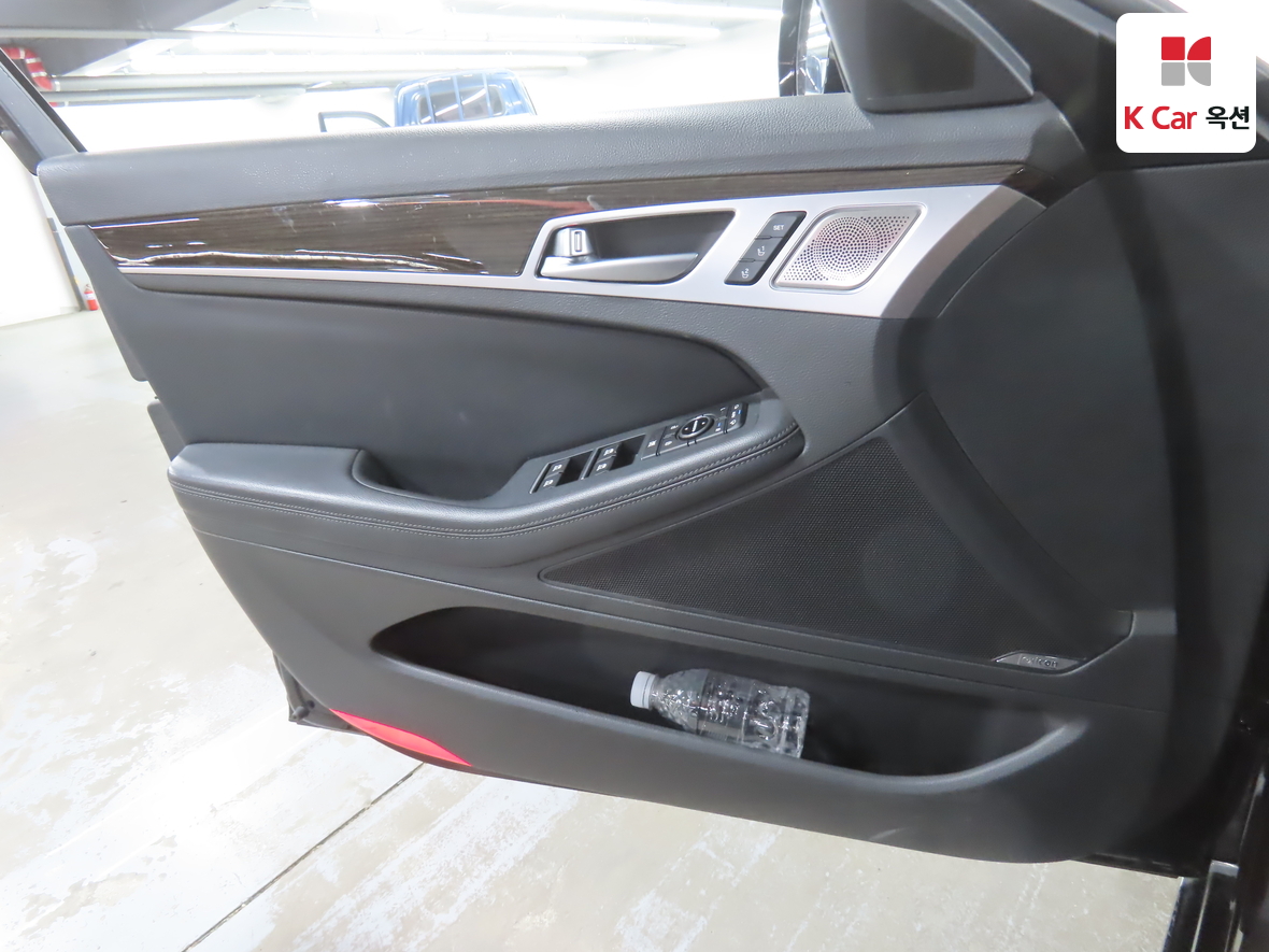 Genesis G80 - 8