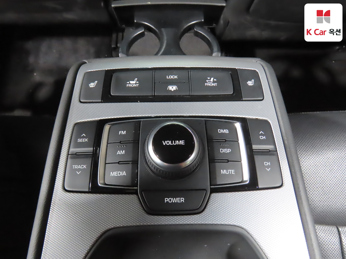Genesis G80 - 24