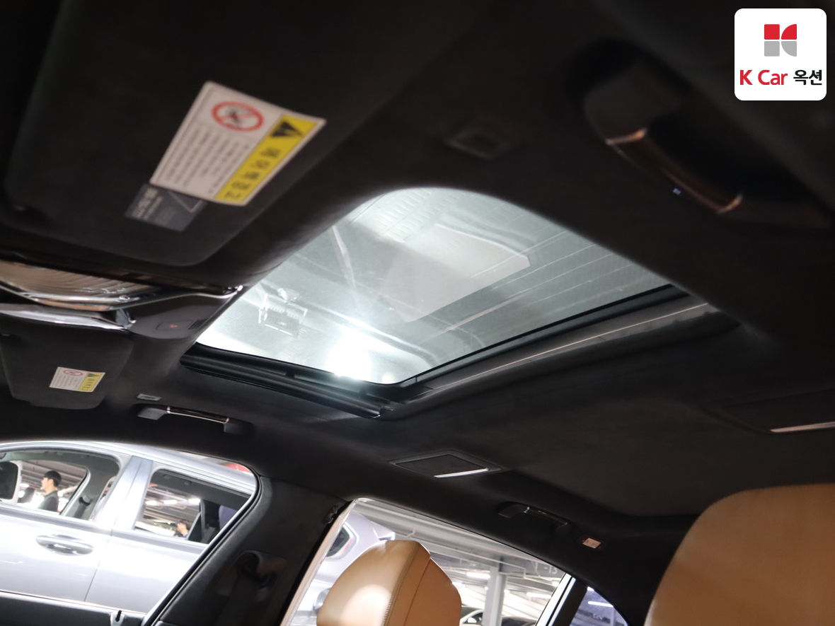 BMW 7 Series 2017 - Image 22