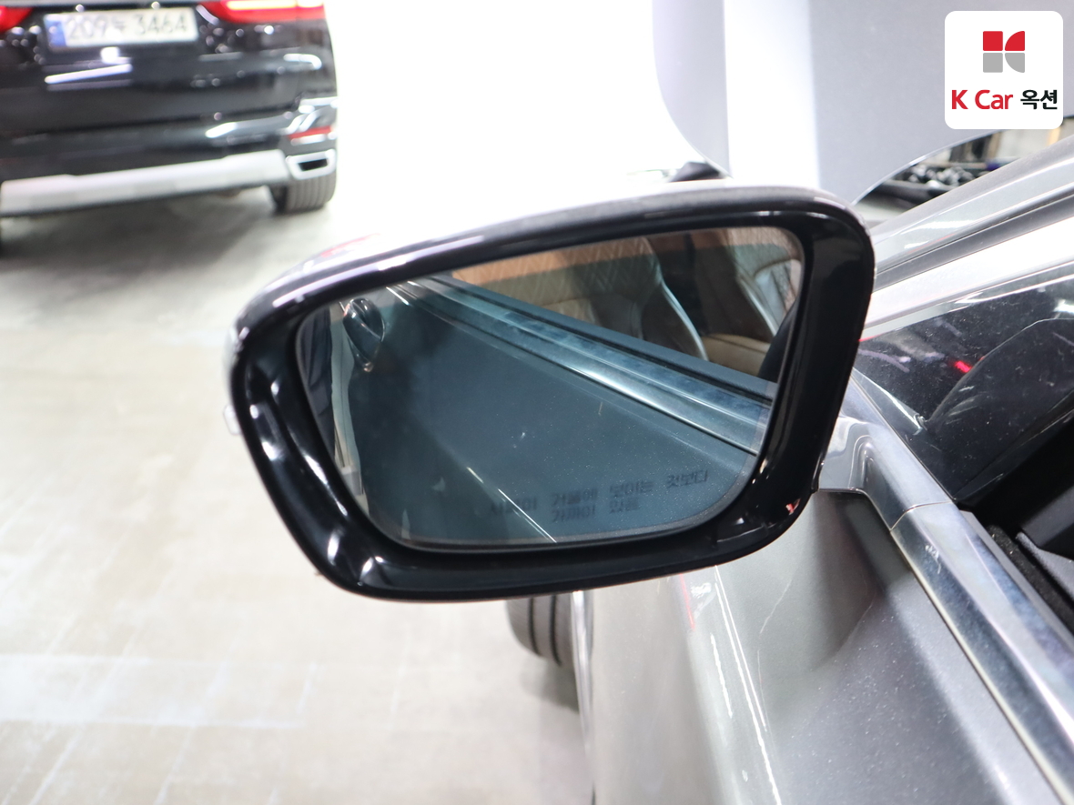 BMW 7 Series 2017 - Image 21
