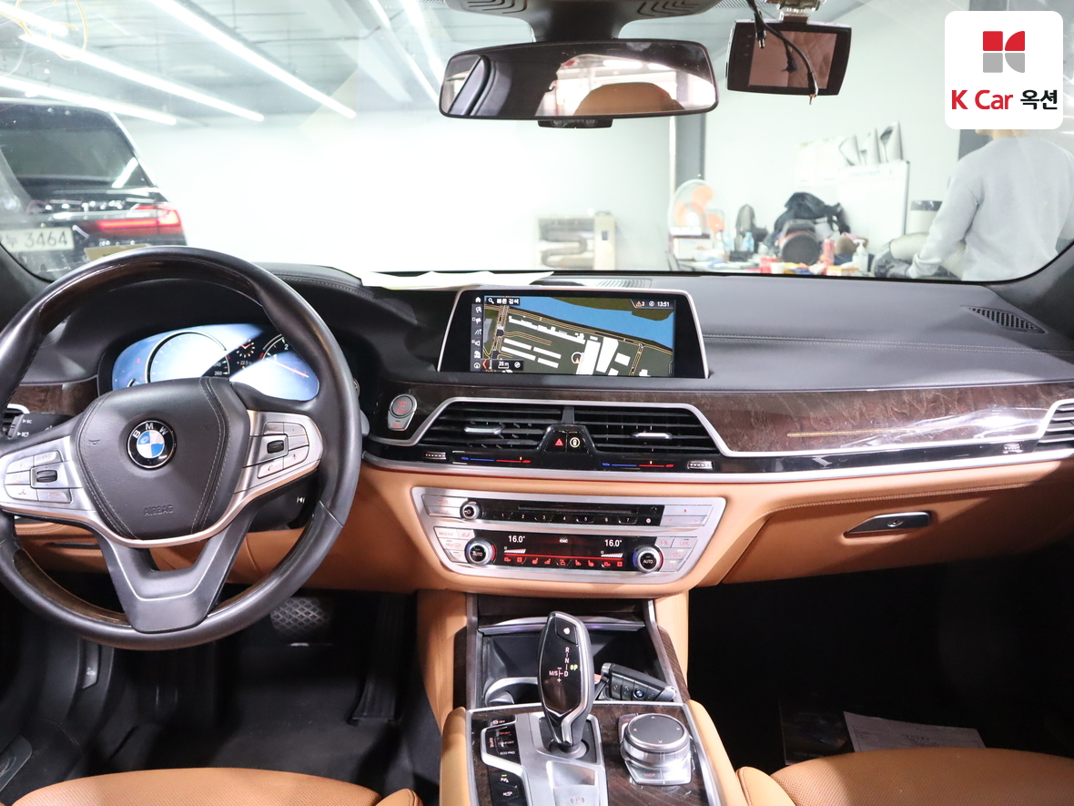 BMW 7 Series 2017 - Image 3