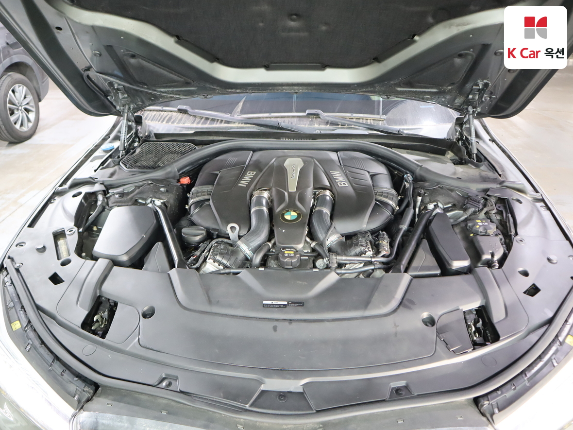 BMW 7 Series 2017 - Image 37