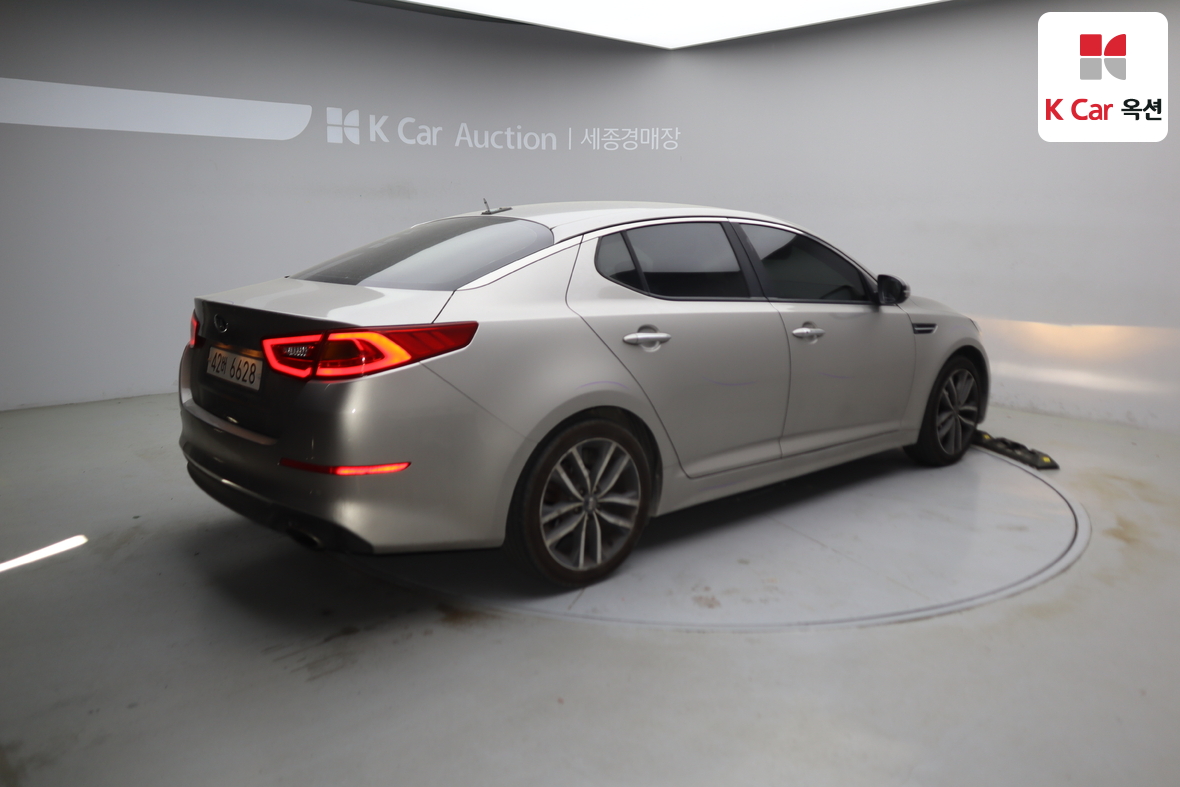 Kia K5 - 2