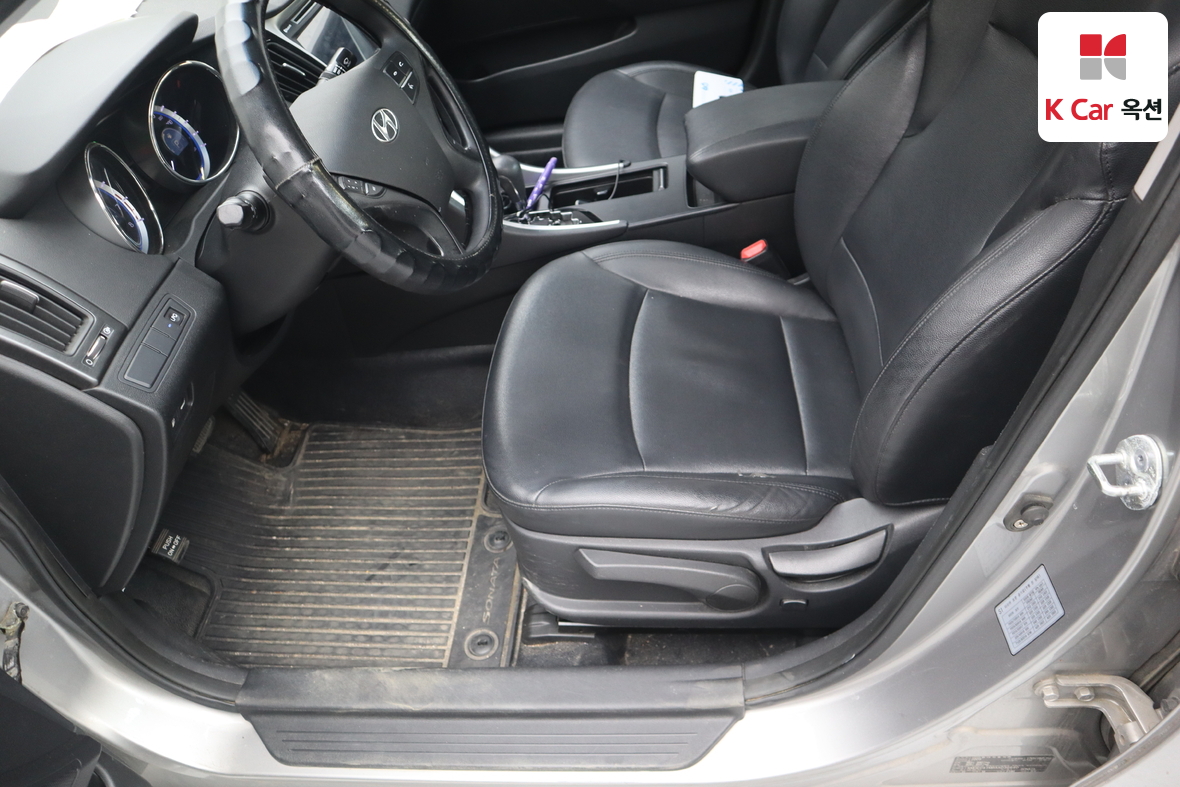 Hyundai Sonata - 18