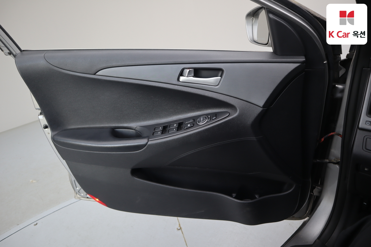 Hyundai Sonata - 8