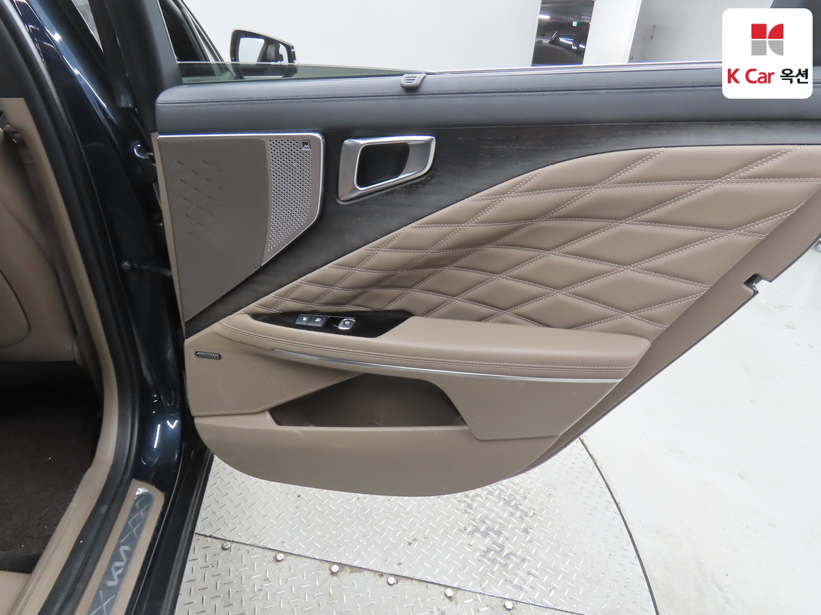 كيا K8 2023 - صورة 30