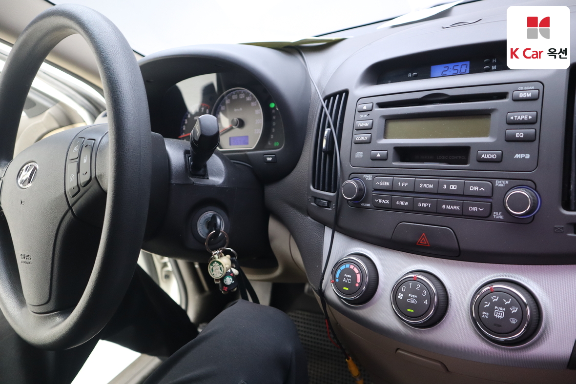 Hyundai Elantra - 11