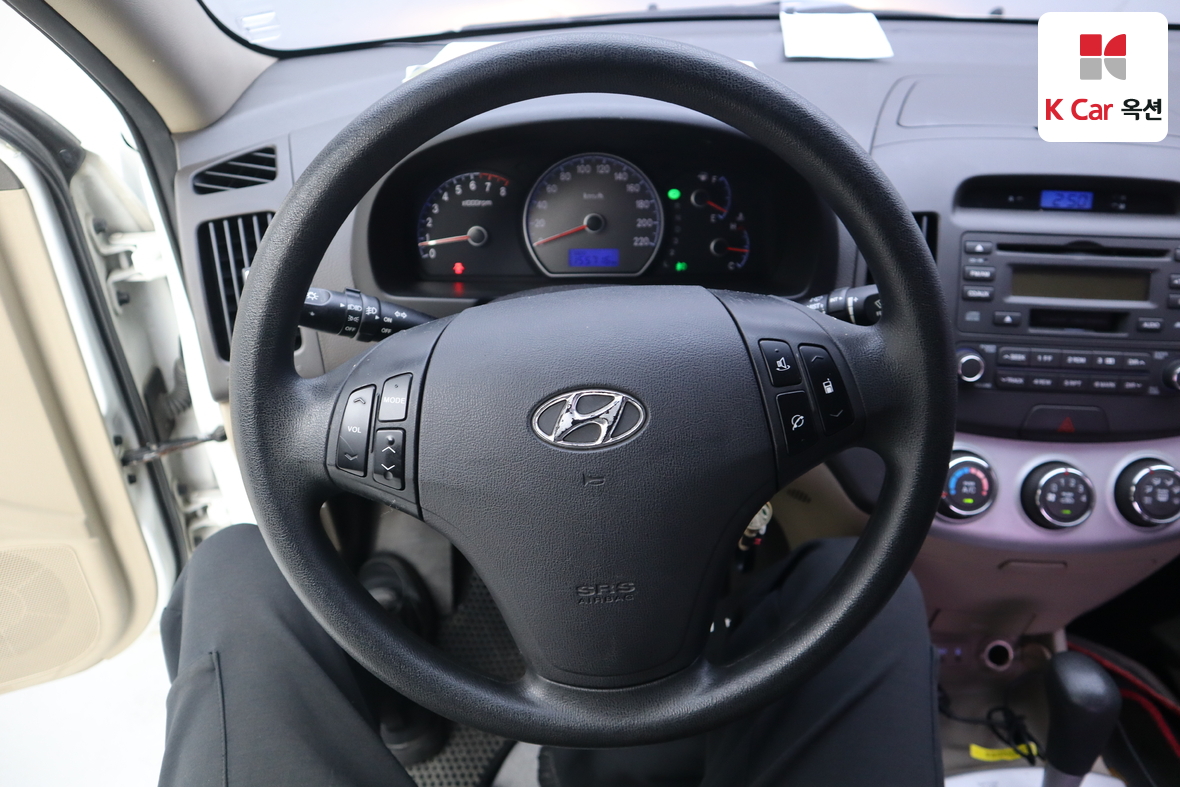 Hyundai Elantra - 10