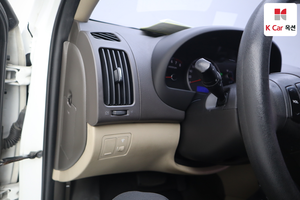 Hyundai Elantra - 9