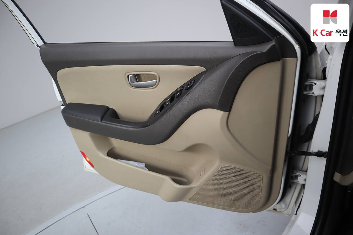 Hyundai Elantra - 8