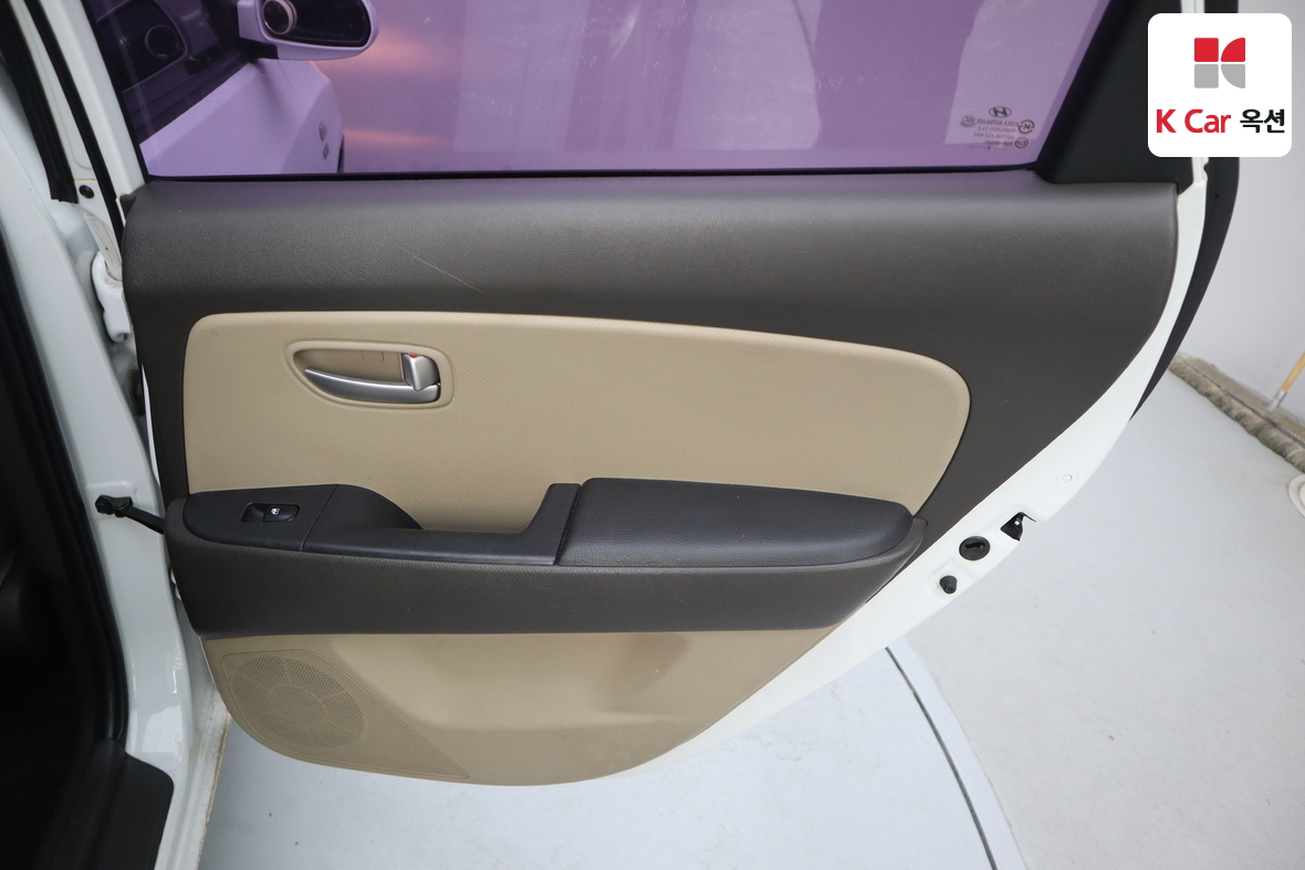 Hyundai Elantra - 24
