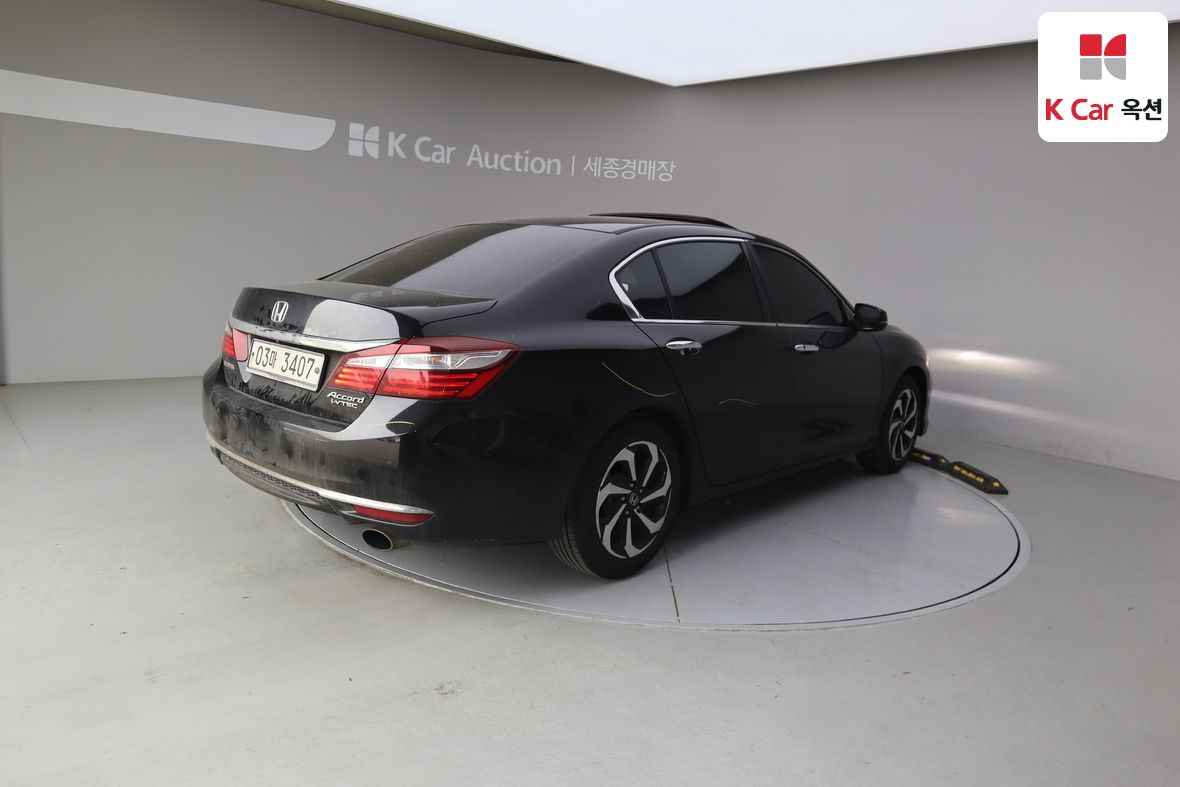Honda Accord - 2