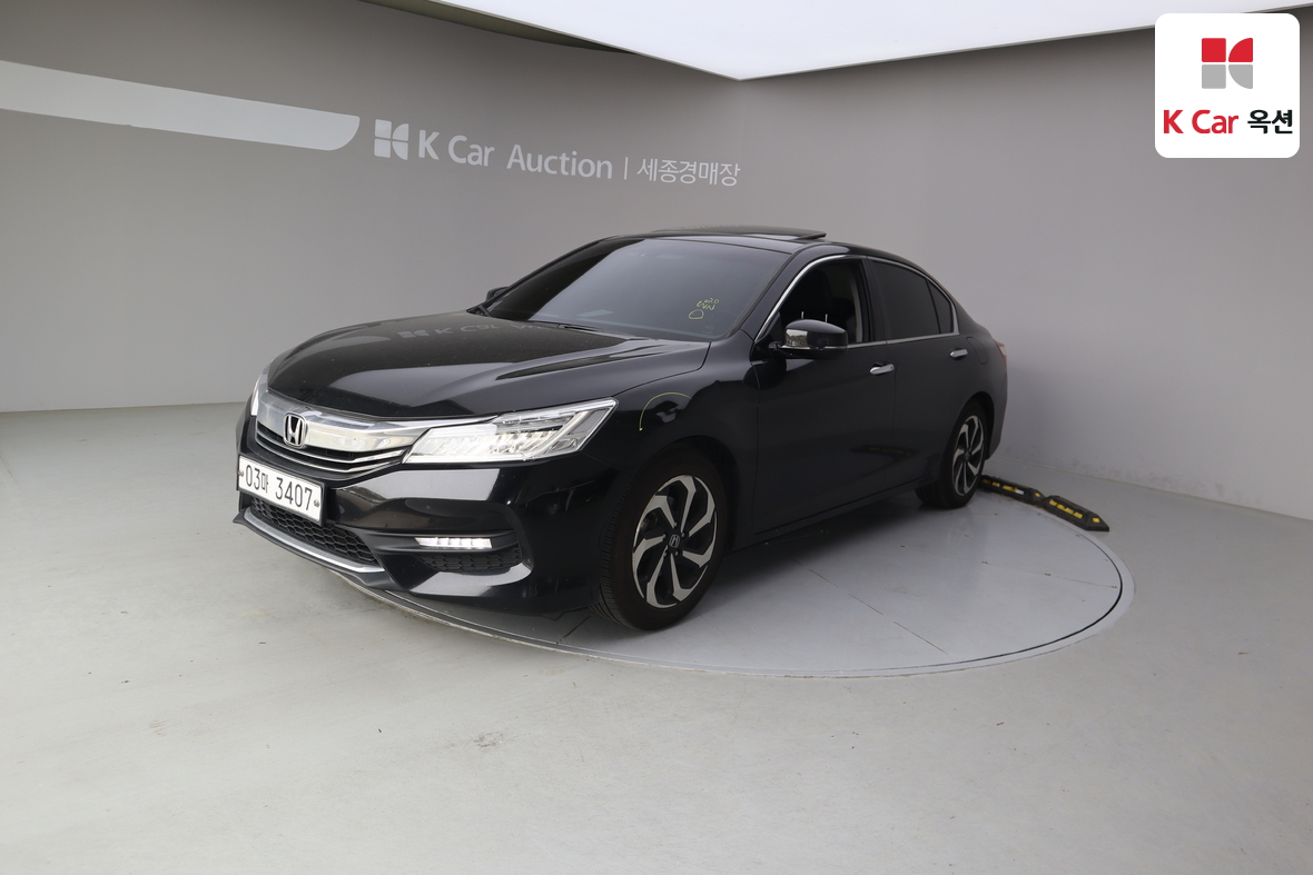Honda Accord - 1