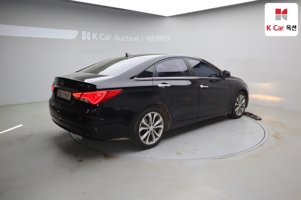 Hyundai Sonata - 2