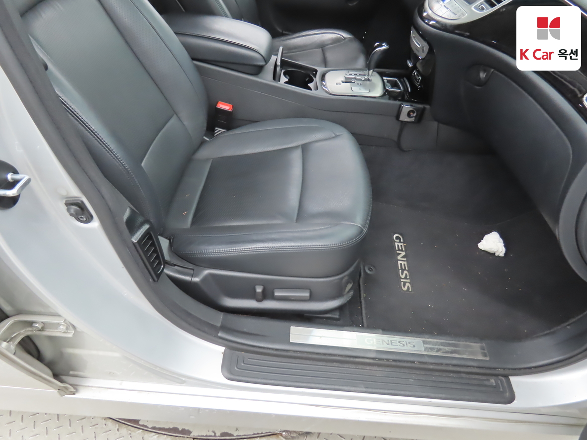 Hyundai Genesis 2014 - Image 30