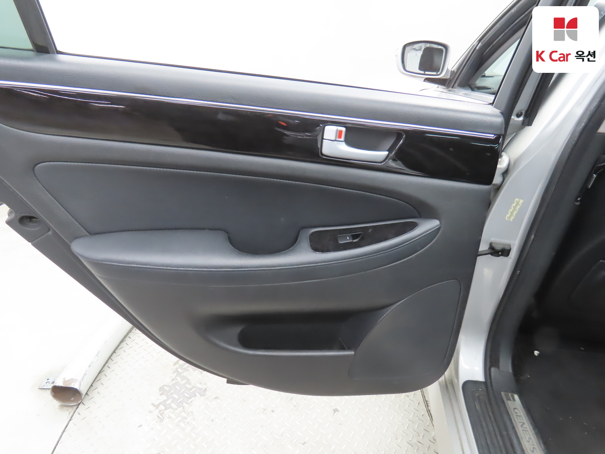 Hyundai Genesis 2014 - Image 23