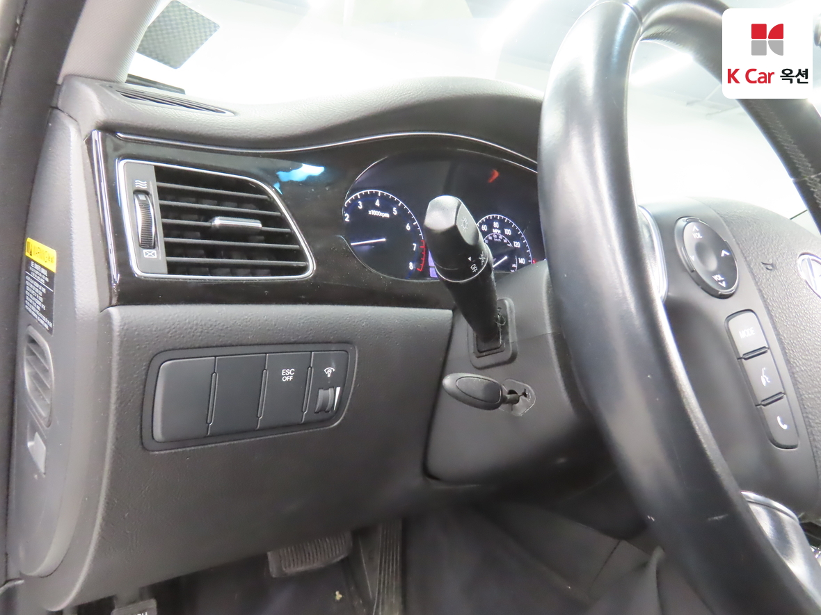 Hyundai Genesis 2014 - Image 9