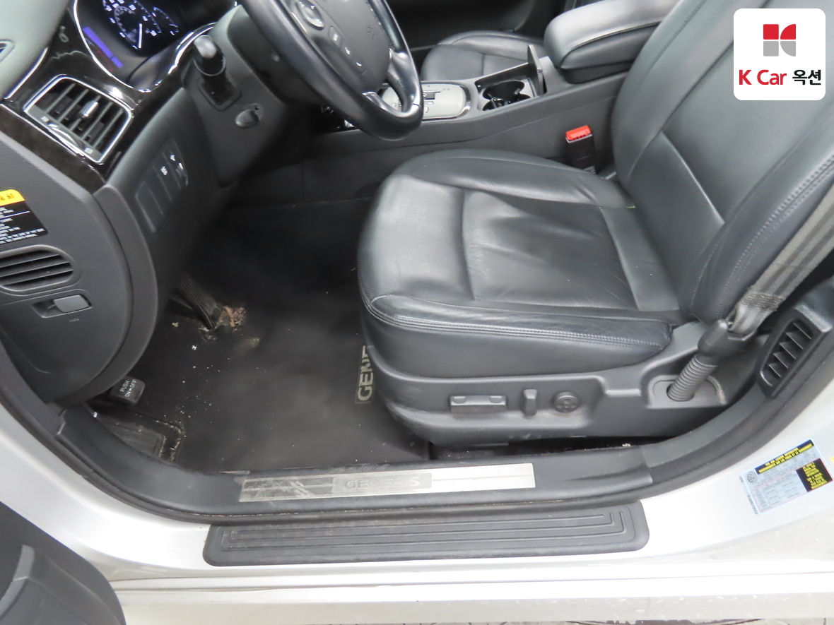 Hyundai Genesis 2014 - Image 19
