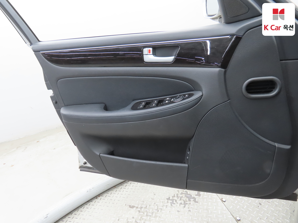 Hyundai Genesis 2014 - Image 8