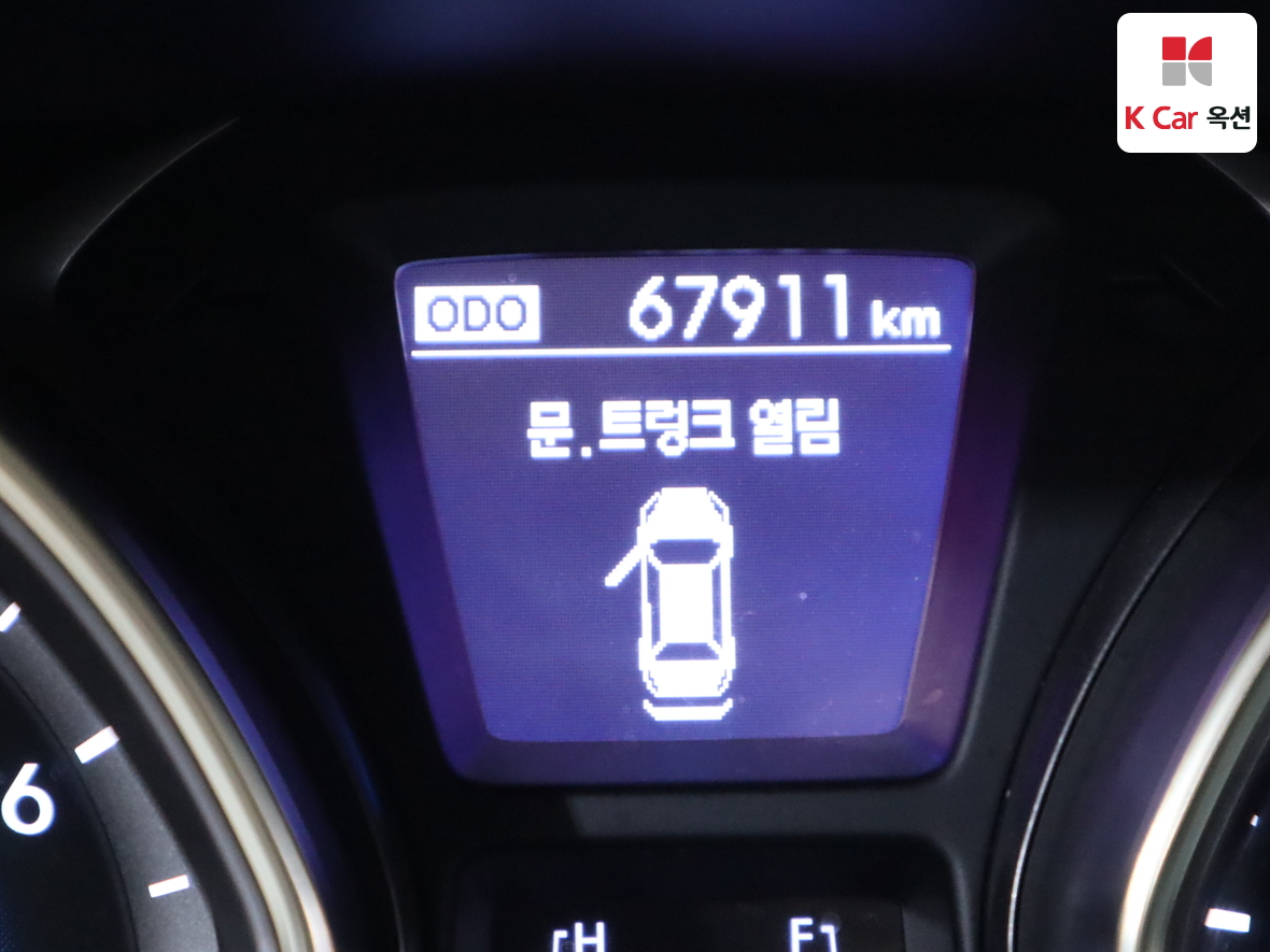 Hyundai Elantra 2011 - Image 4