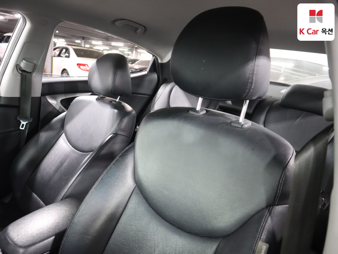 Hyundai Elantra 2011 - Image 19