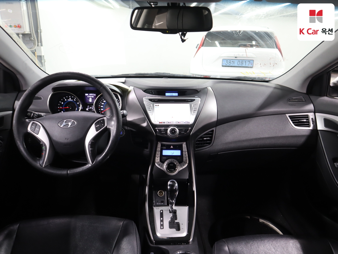 Hyundai Elantra 2011 - Image 3