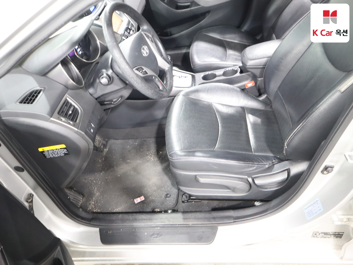 Hyundai Elantra 2011 - Image 18