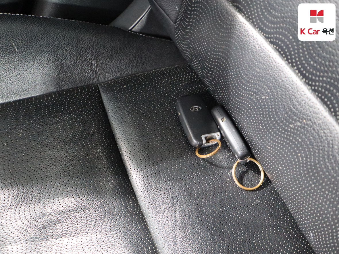 Hyundai Elantra 2011 - Image 17