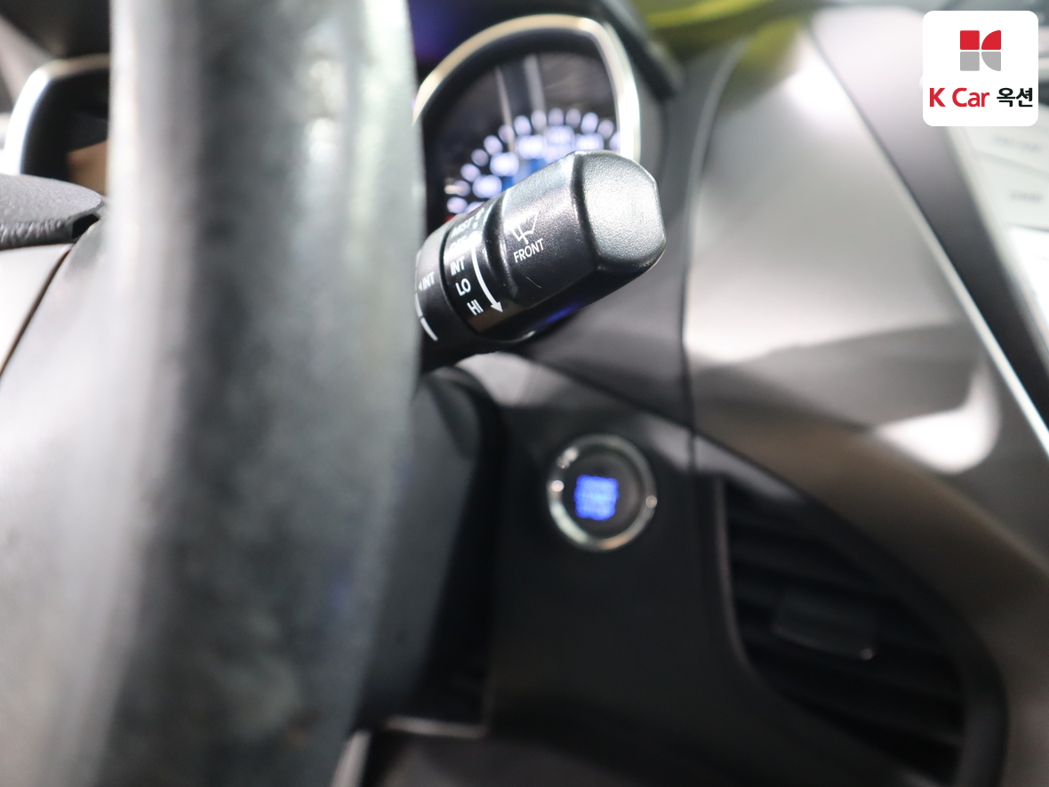 Hyundai Elantra 2011 - Image 11