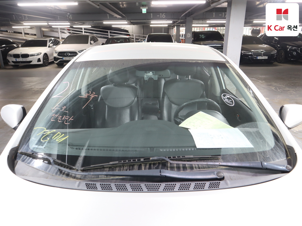 Hyundai Elantra 2011 - Image 32