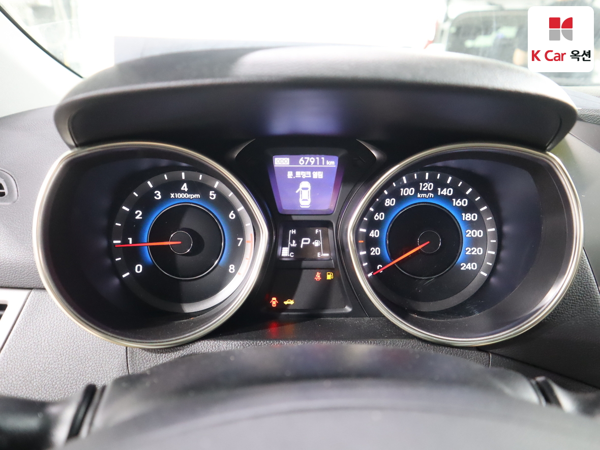 Hyundai Elantra 2011 - Image 5