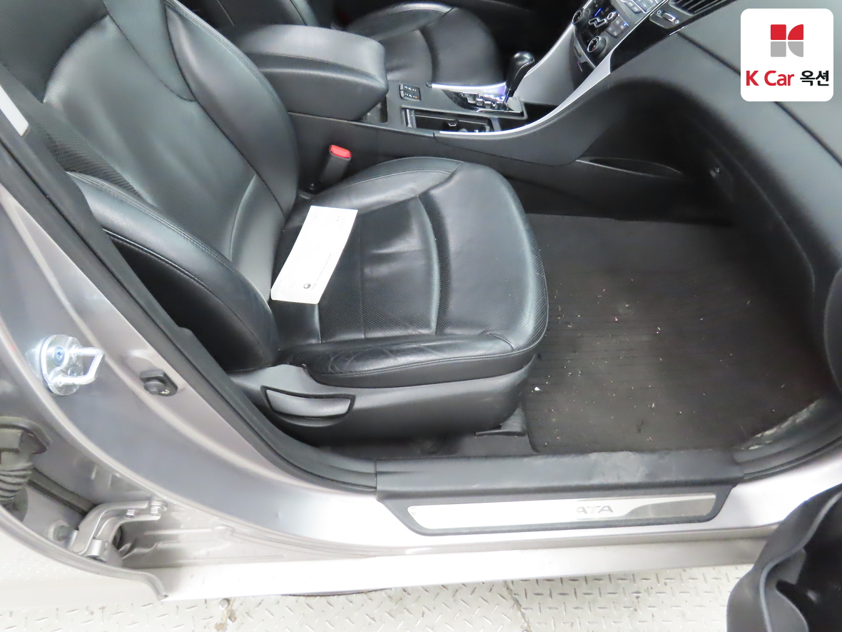 Hyundai Sonata - 30