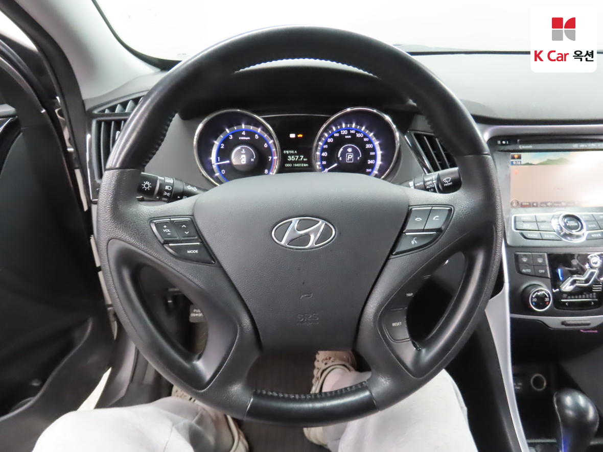 Hyundai Sonata - 10