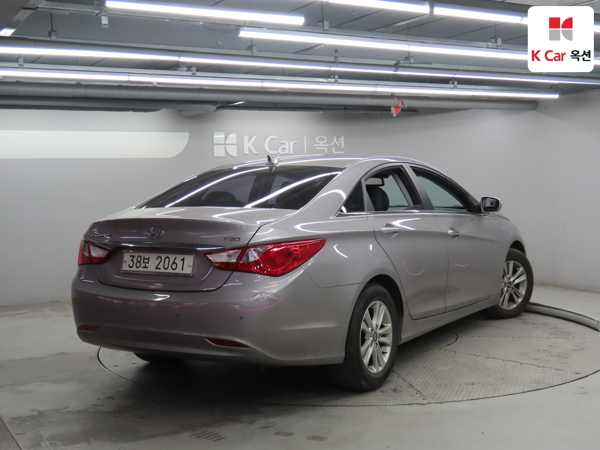 Hyundai Sonata - 2