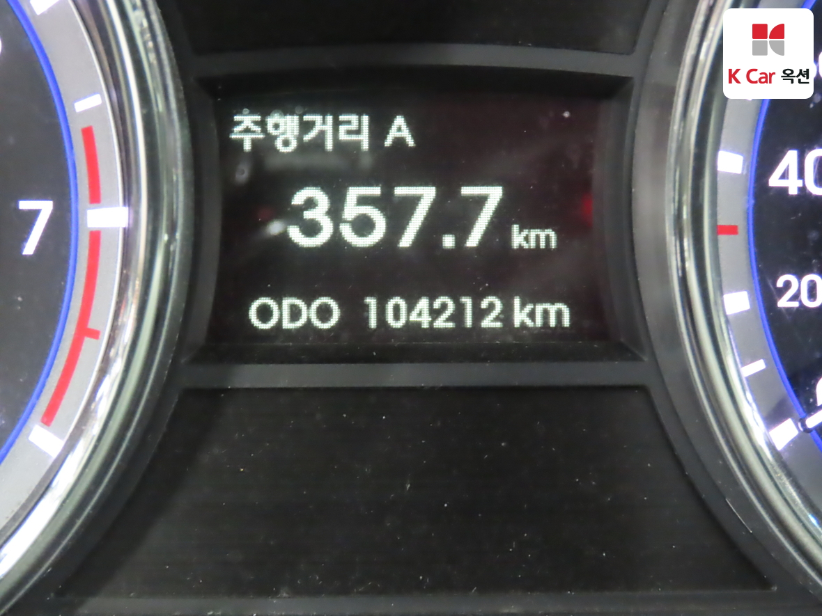 Hyundai Sonata - 4