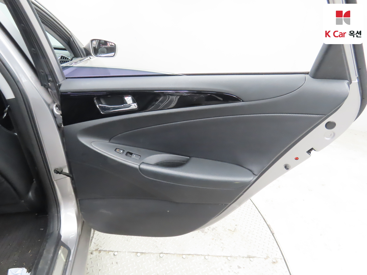 Hyundai Sonata - 27