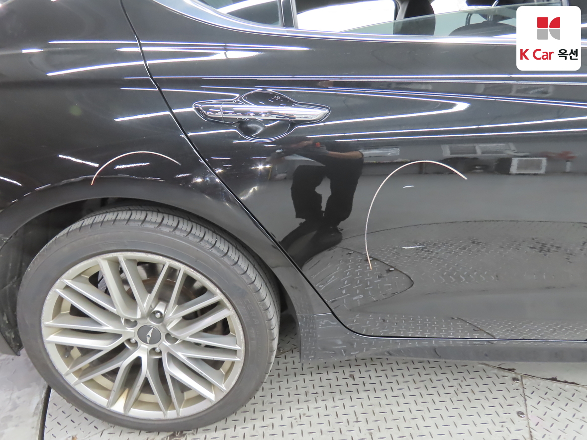 Genesis G70 - 38